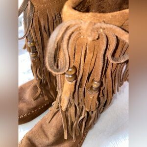 Mossimo Target Size 9 Tan suede fringe women’s boots faux fur lined leather boho